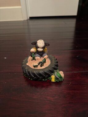 Adorable Mary's Moo Moo Lot of 13 figurines